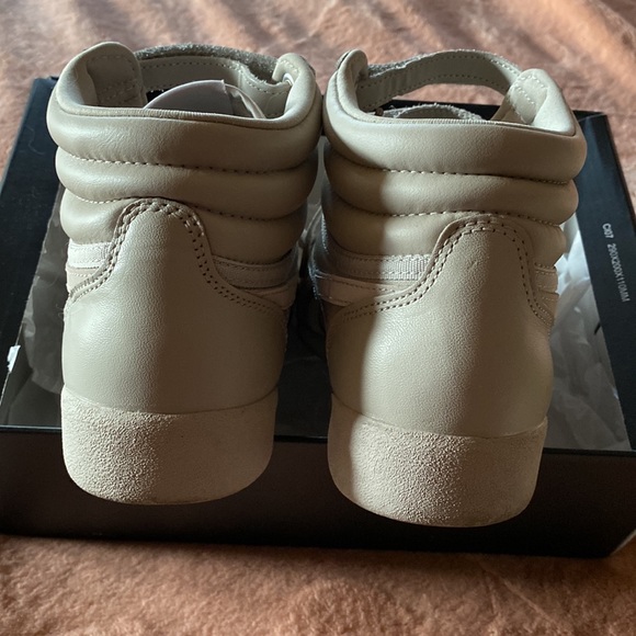 Cardi B. X Reebok collab, LE, no longer available - Picture 8 of 14